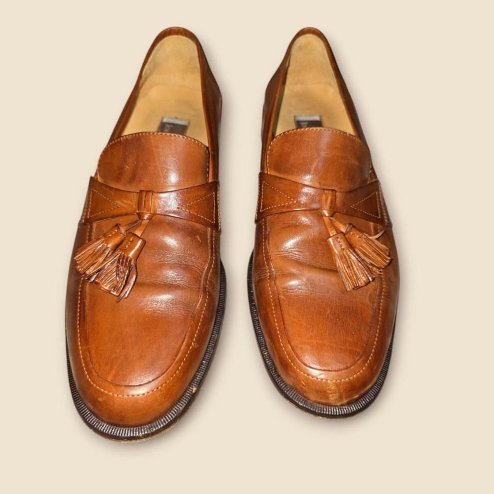 Johnston Murphy -  Men's Brown Leather Drrss Slip On Loafers with Tassels. Size